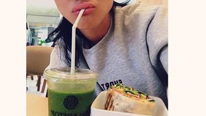 Baru Menikah, Intip 10 Gaya Kulineran Model Kelly Tandiono