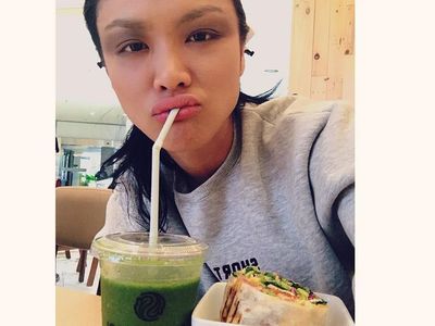 Baru Menikah, Intip 10 Gaya Kulineran Model Kelly Tandiono