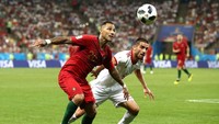 Faktanya, di atas lapangan Portugal kesulitan masuk ke kotak penalti Iran. Pertahanan lawan sangat padat saat Portugal menyerang. (Foto: Jan Kruger/Getty Images)