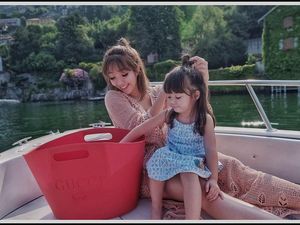 Gaya Gisella Anastasia Pakai Tas Ember Gucci Seharga Motor