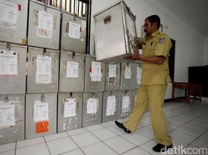 Pendistribusian Logistik Pemilu di Kota Depok Pendistribusian Logistik Pemilu di Kota Depok