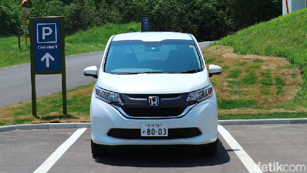 Honda Freed Model Baru di Jalanan Jepang, Kece Nggak?