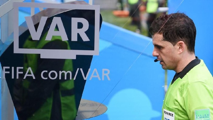 VAR jadi teknologi baru di Piala Dunia 2018 yang membuat banyak perubahan di atas lapangan (FIFA)