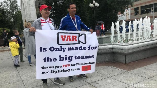 Chant Cemoohan pada FIFA dari Suporter Maroko