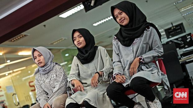 Voice of Baceprot saat berkunjung ke redaksi CNNIndonesia.com.