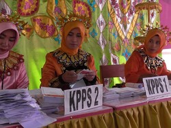Tarik Warga, TPS di Gorontalo Ini Bagi-bagi Doorprize ke Pemilih