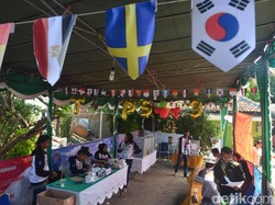 Gaet Pemilih Milenial, TPS di Cirebon Ini Bernuansa Piala Dunia
