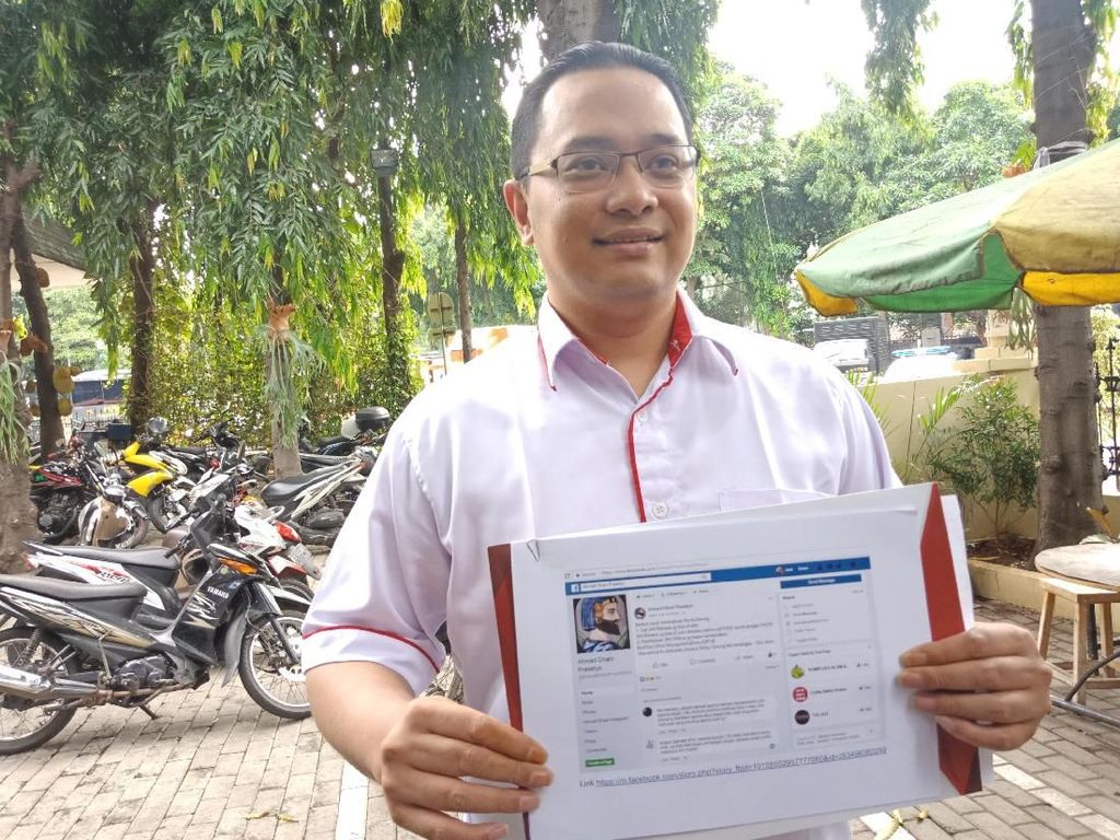 Pelapor Ahmad Dhani soal Status Facebook Diperiksa Polisi Pelapor Ahmad Dhani soal Status Facebook Diperiksa Polisi