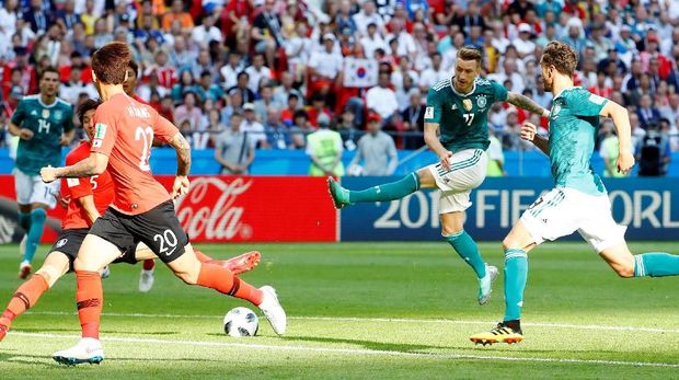Jerman tidak punya penyerang bomber dan pemantul di lini depan.