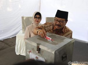 Nyoblos, Soekarwo Bersyukur Jatim jadi Indikator Kedewasaan Berpolitik