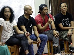 Pengalaman Seru Slank Tampil dengan Konsep Burning Stage