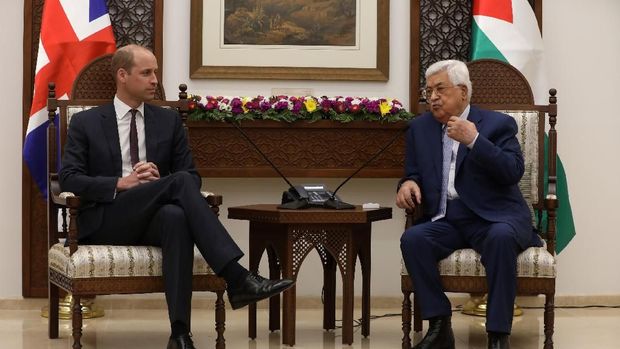 Pangeran William dan Presiden Palestina Mahmoud Abbas