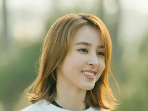 Terpukau Kecantikan Han Hye Jin, Istri Kapten Timnas Korea Selatan