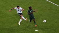 Gol Marcos Rojo ke gawang Nigeria juga dramatis, mengingat itu memastikan Argentina menang 2-1 untuk menyegel satu tiket ke babak 16 besar Piala Dunia 2018. (Foto: Reuters)