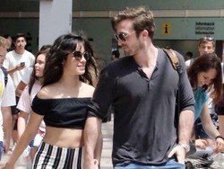 Camila Cabello Kepergok Ciuman di Barcelona