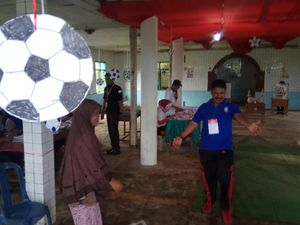 Bekas Masjid di Maros Disulap Jadi TPS Bernuansa Sepak Bola