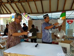 Ridwan Kamil Menang di TPS Tempat Deddy Mizwar Nyoblos