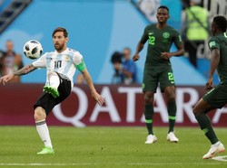 Tentang Pita Merah di Kaki Kiri Lionel Messi