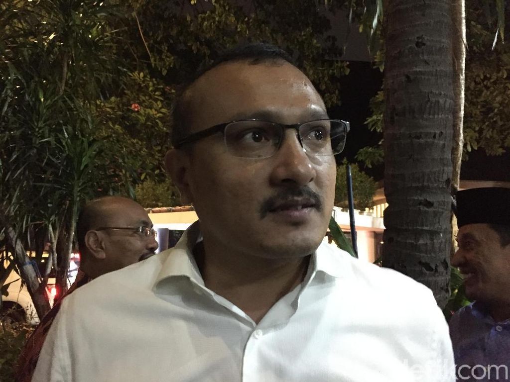 Nasib Roy Suryo di Tangan DPP Demokrat