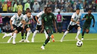 Akibat hal itu, Nigeria pun berhasil menyamakan kedudukan lewat eksekusi penalti Victor Moses. REUTERS/Sergio Perez.