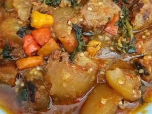 Tersengat Pedasnya 10 Racikan Kikil Mercon yang Kenyal a la Netizen Tersengat Pedasnya 10 Racikan Kikil Mercon yang Kenyal a la Netizen