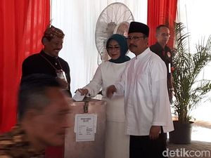 Khofifah-Emil Keok di TPS Gus Ipul