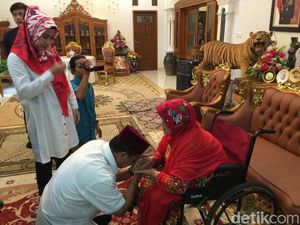 Sungkem dan Minta Doa Ibu, Anton Charliyan: Jimat Ampuh Sungkem dan Minta Doa Ibu, Anton Charliyan: Jimat Ampuh
