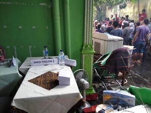 Ada Kebakaran, Hitung Suara di TPS Pasar Kliwon Solo Berhenti