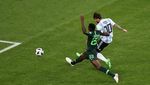 Argentina Lolos dari Lubang Jarum