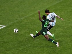 Laga pertandingan itu berlangsung panas dan penuh tensi tinggi. Kedua tim tak mau mengalah untuk pulang begitu saja. Francois Nel/Getty Images