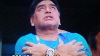 Posisi tangan Maradona itu juga dimiripkan dengan isyarat Wakanda Forever di film Black Panther. (Foto: Twitter @AlzugarayTB)