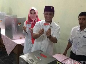 Reaksi Anton Charliyan di TPS: Aneh Juga Nyoblos Reaksi Anton Charliyan di TPS: Aneh Juga Nyoblos