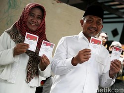 Pasangan Asyik Menang Telak di TPS Tempat Ahmad Syaikhu Nyoblos