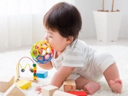 Ini Pentingnya Membersihkan Mainan Si Kecil