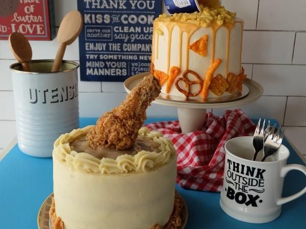 Kue Manis Sudah Biasa, Ini 10 Inspirasi Kue Pernikahan Gurih!