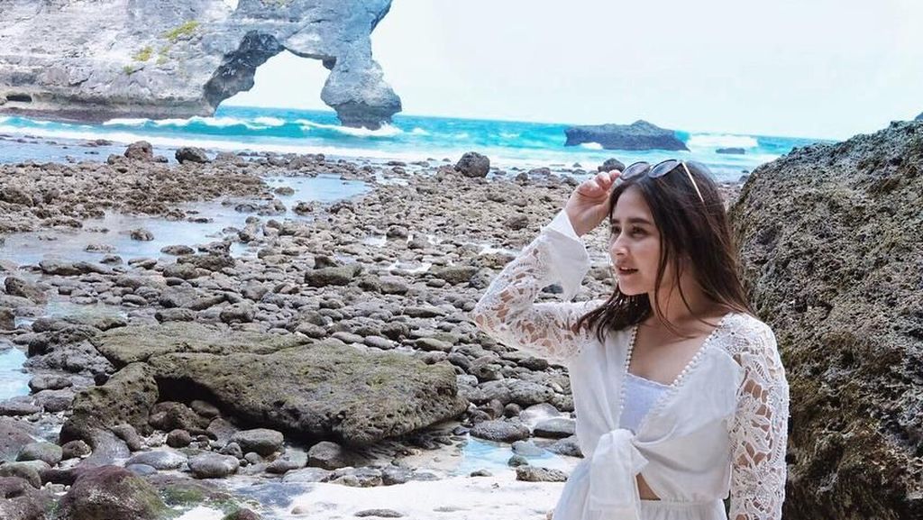 Intip Liburannya Prilly Latuconsina di Bali Intip Liburannya Prilly Latuconsina di Bali