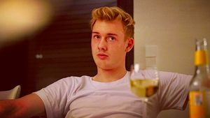 Begini Serunya Gaya Makan Julian Brandt, Gelandang Jerman yang Tampan