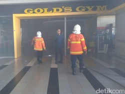 Golds Gym di Sutos Terbakar, Asap Hitam Mengepul