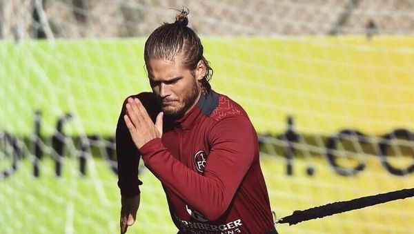 Kekarnya Rurik Gislason, Gelandang Islandia yang Mirip Chris Hemsworth