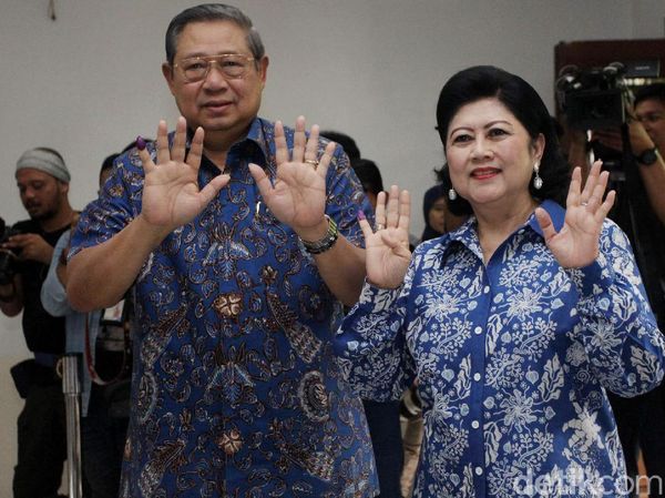 10 Jari Keluarga SBY Usai Nyoblos Pilkada Serentak 2018
