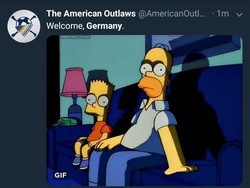 Sekarang Jerman duduk manis saja ya menyaksikan gelaran Piala Dunia 2018 sampai tuntas. Selamat pulang, Die Mannschaft. (Foto: Twitter @AmericanOutlaws)
