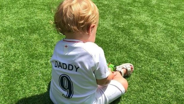 Serunya Baby Shower Katie, Pasangan Pesepakbola Harry Kane