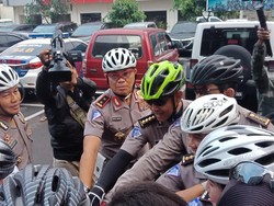 Naik Sepeda, Kakorlantas Pantau Pilkada di Tangerang Hingga Bekasi