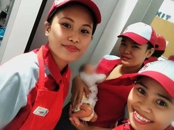 Mengharukan! Karyawan Fast Food Ini Susui Bayi yang Dibuang Dekat Gerai