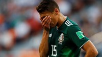 Derita Meksiko semakin parah setelah Hector Moreno membuat gol bunuh diri. REUTERS/Jason Cairnduff.
