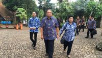 Disopiri Ibas Naik Mobil Golf, Ini Momen SBY Nyoblos di TPS