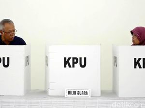 Menteri Basuki Hadimuldjono Mencoblos di Bekasi Menteri Basuki Hadimuldjono Mencoblos di Bekasi