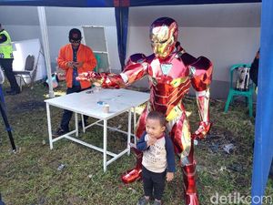 Sosok Iron Man dan Ronaldo Kawal TPS Ridwan Kamil Sosok Iron Man dan Ronaldo Kawal TPS Ridwan Kamil