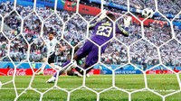 Gol Messi menjadi yang ke-100 di gelaran Piala Dunia 2018. Sejauh ini sudah ada 105 gol yang tercipta dari total 40 pertandingan. (Foto: Henry Romero/Reuters)