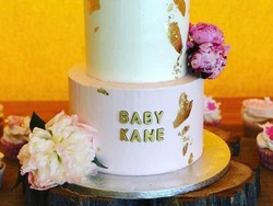Serunya Baby Shower Katie, Pasangan Pesepakbola Harry Kane
